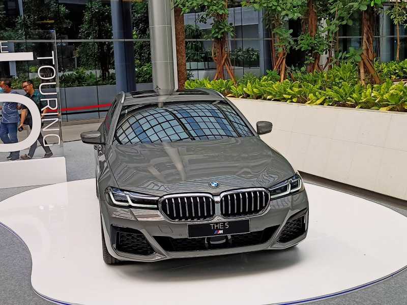 Cuma 30 Unit di RI, New BMW 530i Touring M Sport Dijual Rp1,6 Miliar Cuma 30 Unit di RI, New BMW 530i Touring M Sport Dijual Rp1,6 Miliar