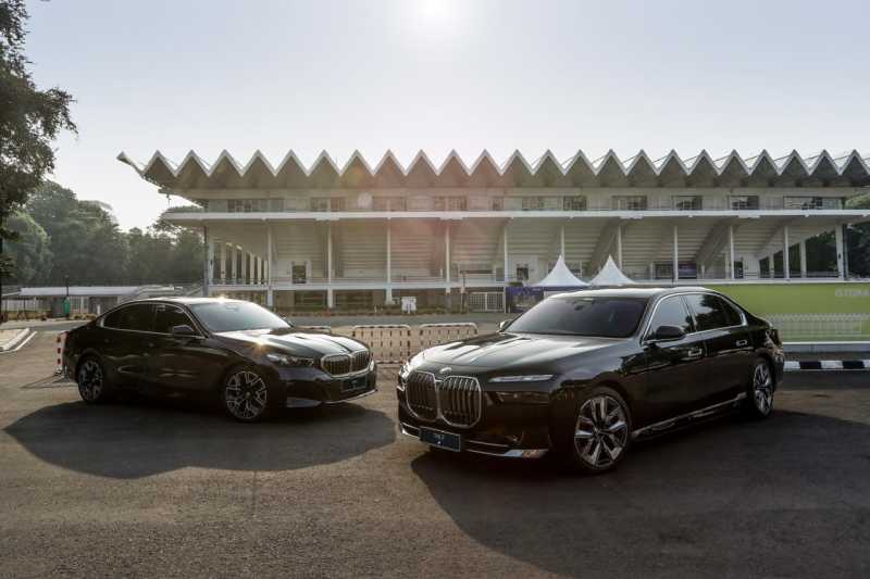 45 Mobil Listrik BMW Dikerahkan buat Tamu Pelantikan Prabowo-Gibran 45 Mobil Listrik BMW Dikerahkan buat Tamu Pelantikan Prabowo-Gibran