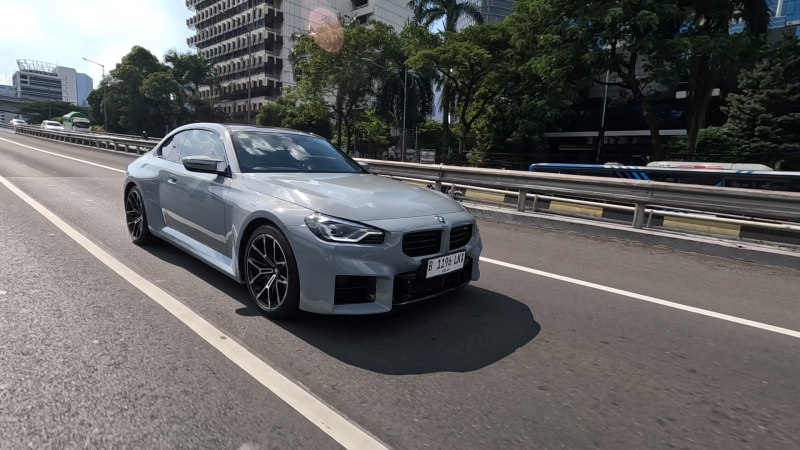 Review BMW M2: Ini Baru Mobil Kencang! Enak Buat Harian?