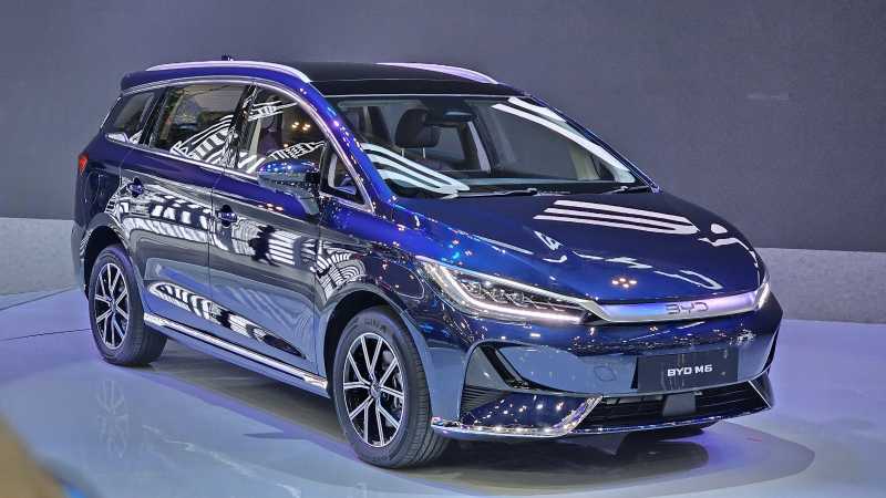 BYD Luncurkan MPV Listrik Cuma Rp300 Jutaan di GIIAS 2024 BYD Luncurkan MPV Listrik Cuma Rp300 Jutaan di GIIAS 2024