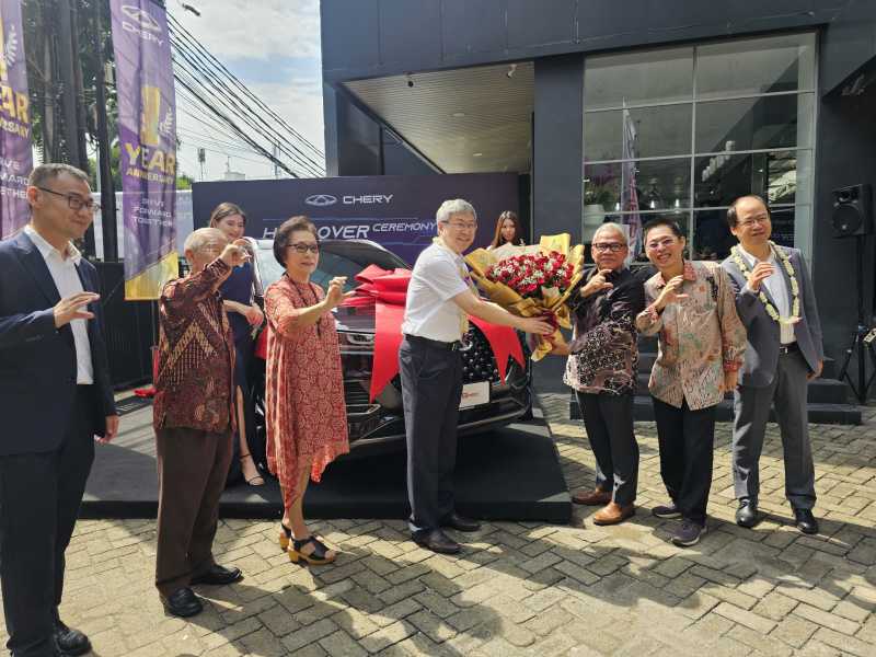 Setahun Jualan, Bos Chery Serahkan Langsung Tiggo 8 Pro ke Konsumen Setahun Jualan, Bos Chery Serahkan Langsung Tiggo 8 Pro ke Konsumen