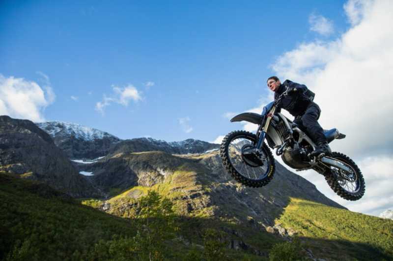 Deretan Motor yang Pernah Ditunggangi Tom Cruise buat Adegan Ekstrem Deretan Motor yang Pernah Ditunggangi Tom Cruise buat Adegan Ekstrem
