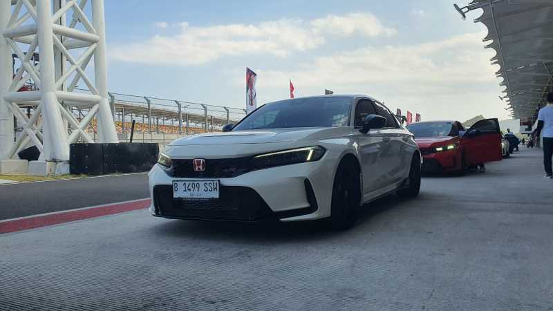 Ragam Teknologi Mobil Balap di Honda Civic Type R Ragam Teknologi Mobil Balap di Honda Civic Type R