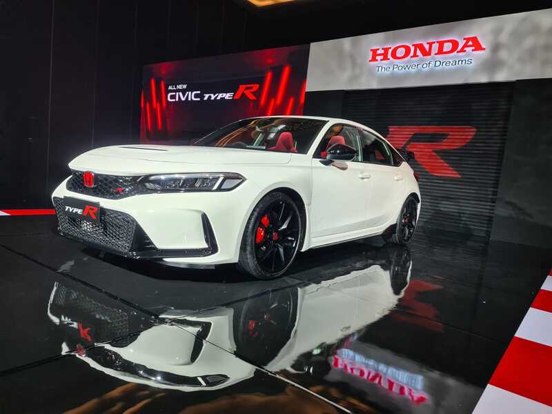 Honda Civic Terkencang Hadir di Indonesia Seharga Rp1,3 Miliar Honda Civic Terkencang Hadir di Indonesia Seharga Rp1,3 Miliar