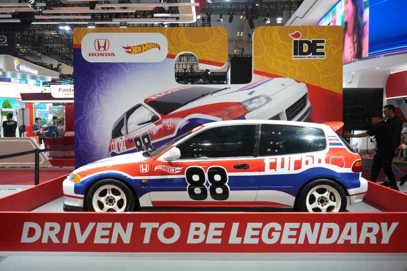 Hot Wheels ‘Hidupkan’ Honda Civic EG di GIIAS 2024, Begini Wujudnya! Hot Wheels ‘Hidupkan’ Honda Civic EG di GIIAS 2024, Begini Wujudnya!