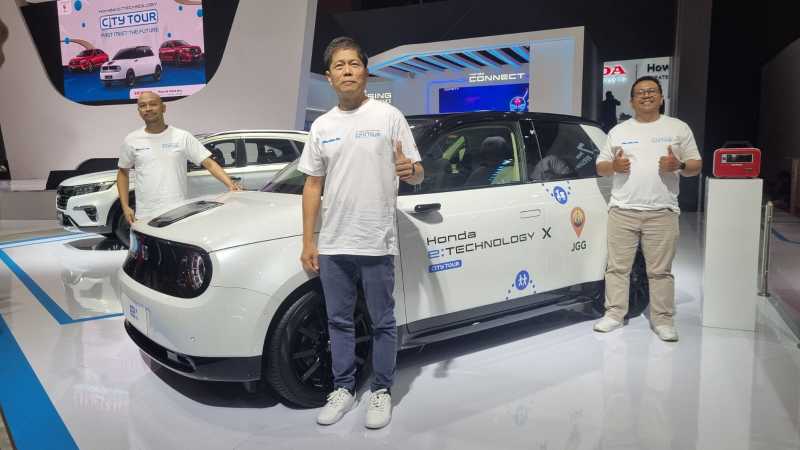 Honda Ajak Warga Keliling Jakarta Naik Mobil Listrik buat Edukasi Honda Ajak Warga Keliling Jakarta Naik Mobil Listrik buat Edukasi
