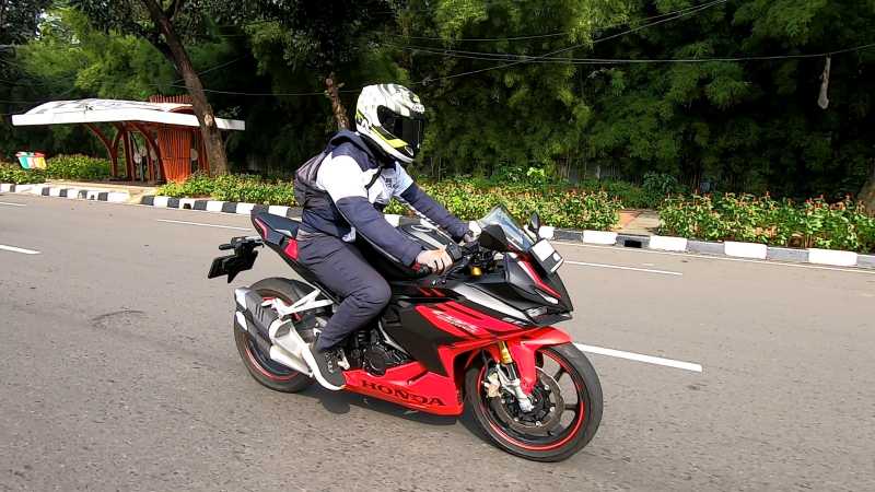 Review: Test Ride New Honda CBR250RR SP Quick Shifter, Tarikannya Enteng!