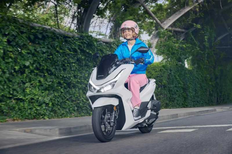 Honda PCX 2025 Meluncur di EICMA, Kapan Tiba di Indonesia?