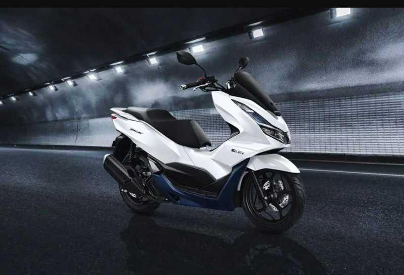 AHM Hentikan Produksi Honda PCX Hybrid di Indonesia, Gak Laku? AHM Hentikan Produksi Honda PCX Hybrid di Indonesia, Gak Laku?