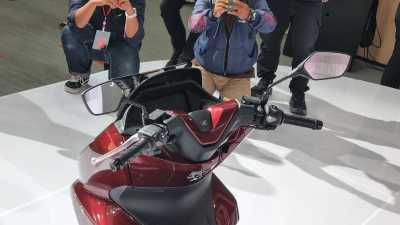 Alasan Setang New Honda PCX 160 Pakai Cover, Biar Mewah?