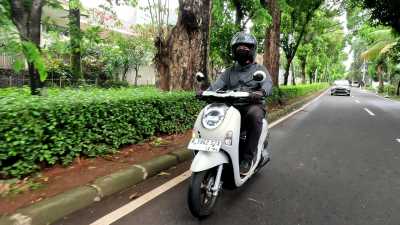 Iritnya New Honda Scoopy, Bensin Full Tank Bisa Sampai Jakarta-Tegal!