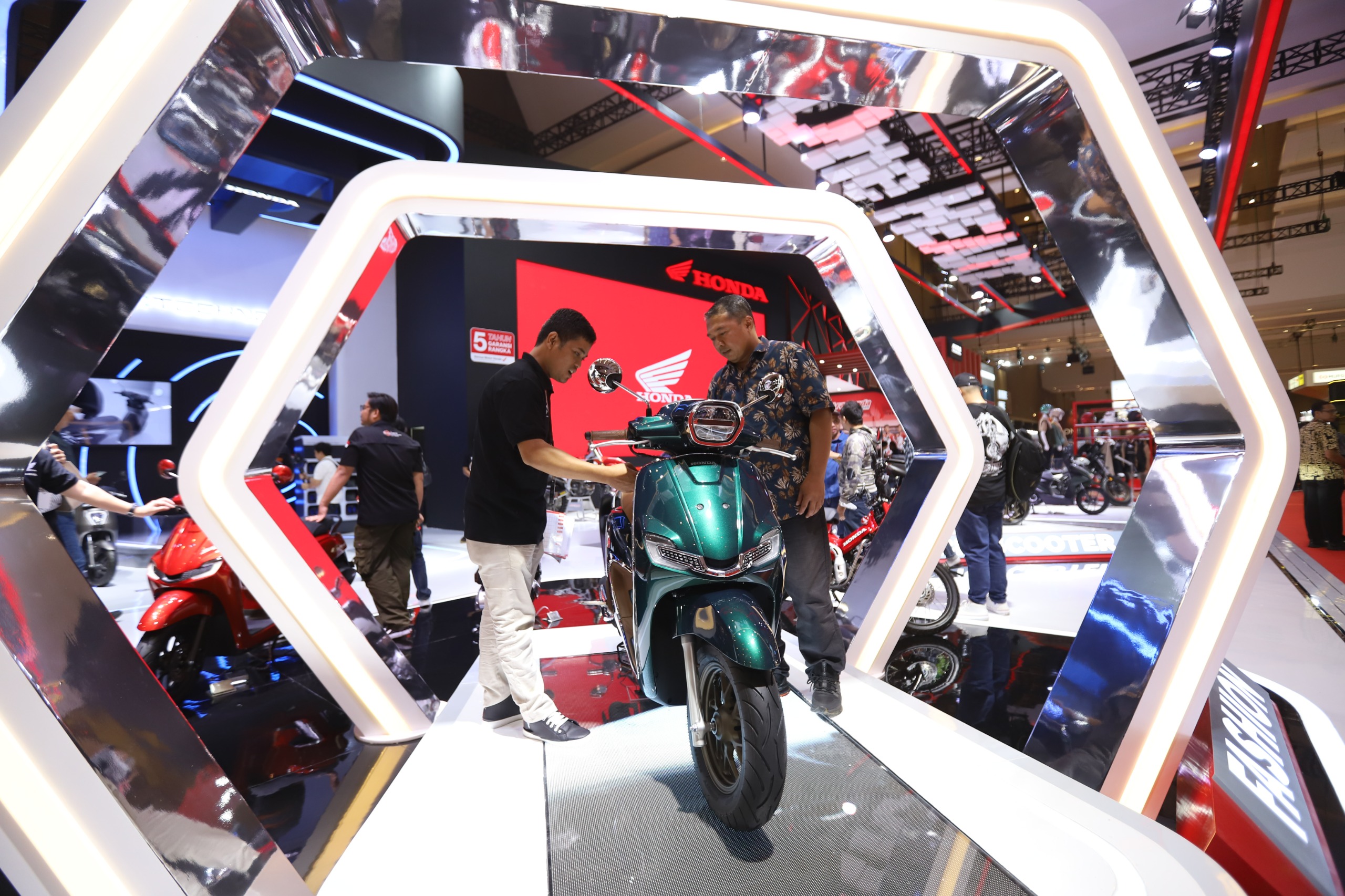 Kenapa Honda Stylo 160 Lebih Laku dari BeAT di IIMS 2024?