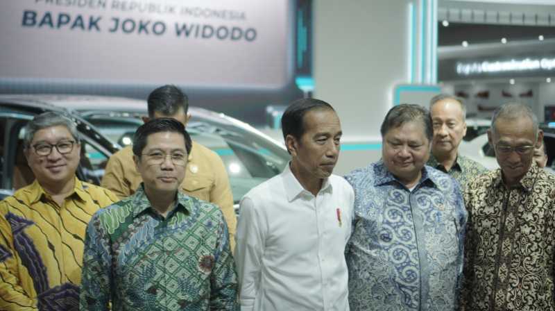 Jokowi Belum Mau Tambah Insentif Mobil Listrik di 2024 Jokowi Belum Mau Tambah Insentif Mobil Listrik di 2024