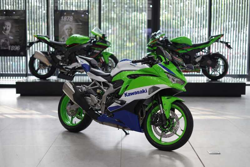 Kawasaki Ninja ZX-25RR Versi 40th Anniversary Dibanderol Rp138 Juta
