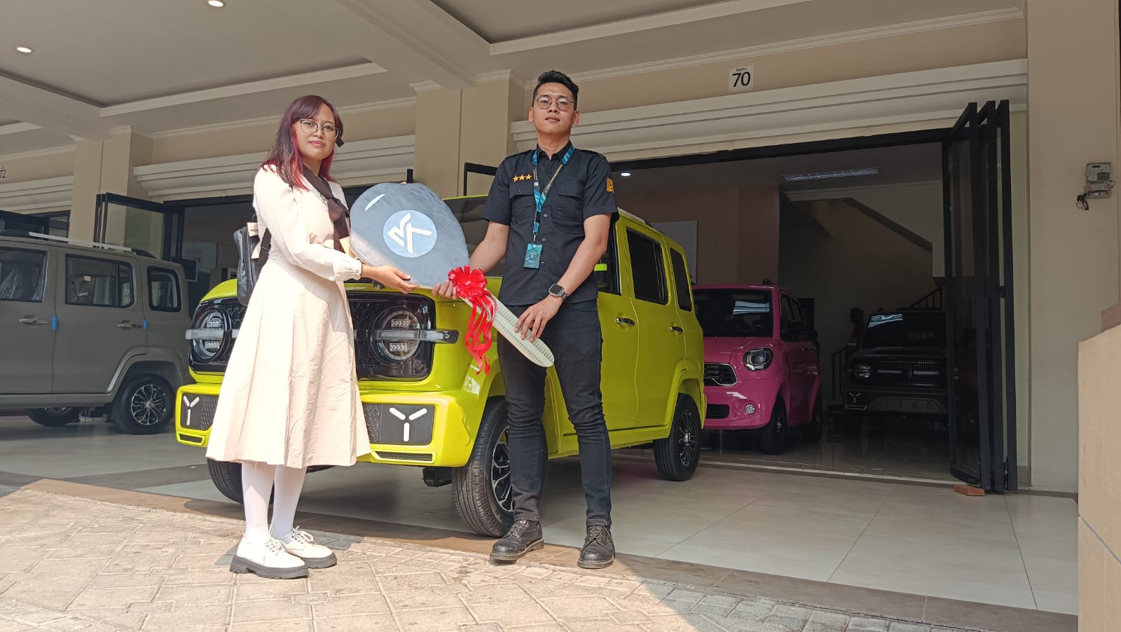 Mobil Listrik Rp100 Jutaan di Indonesia Mulai Diserahkan ke Konsumen
