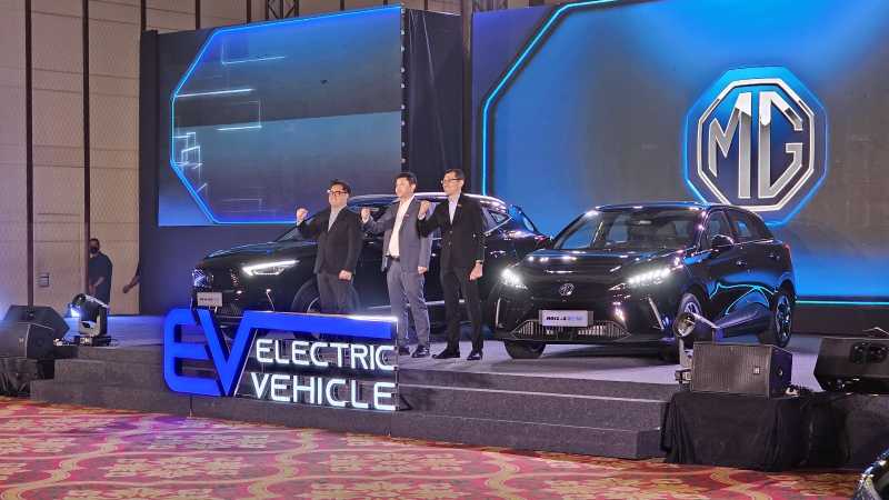 Dua Mobil Listrik MG Buatan Cikarang Resmi Diluncurkan Dua Mobil Listrik MG Buatan Cikarang Resmi Diluncurkan