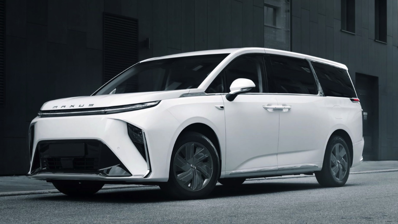 MPV Listrik Mewah Pesaing Toyota Alphard Siap Meluncur di GIIAS 2023