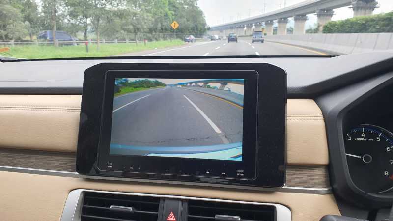 Kamera Belakang Mitsubishi Xpander Bisa jadi Spion Tambahan Kamera Belakang Mitsubishi Xpander Bisa jadi Spion Tambahan