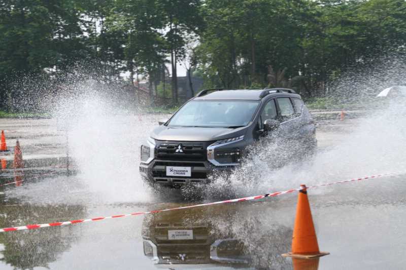 Jajal Handling Mitsubishi Xpander Cross, <i>The Taste of SUV Rally Car</i> Jajal Handling Mitsubishi Xpander Cross, <i>The Taste of SUV Rally Car</i>