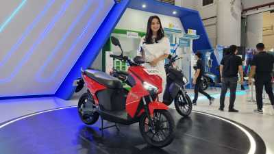 Sudah Disubsidi Rp7 Juta, Kenapa Motor Listrik Masih Sepi Peminat?