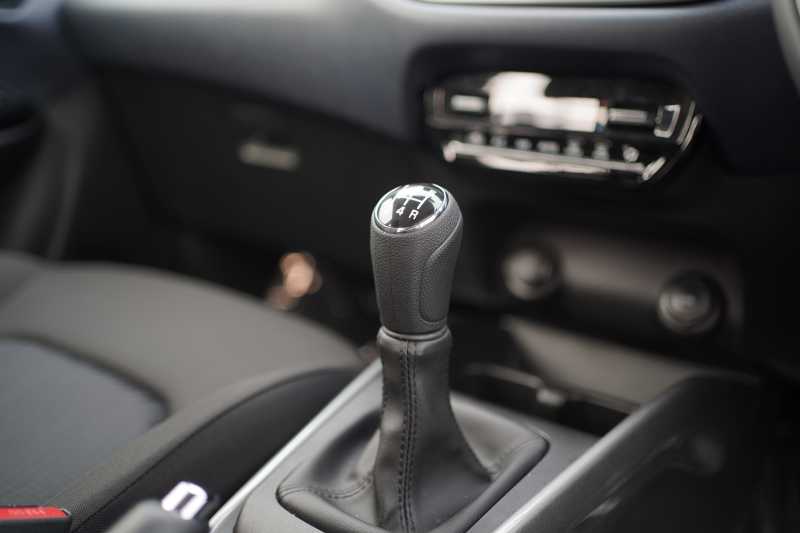 Cara Nyetir Mobil Manual Saat Liburan Nataru, Supaya Transmisi Awet! Cara Nyetir Mobil Manual Saat Liburan Nataru, Supaya Transmisi Awet!