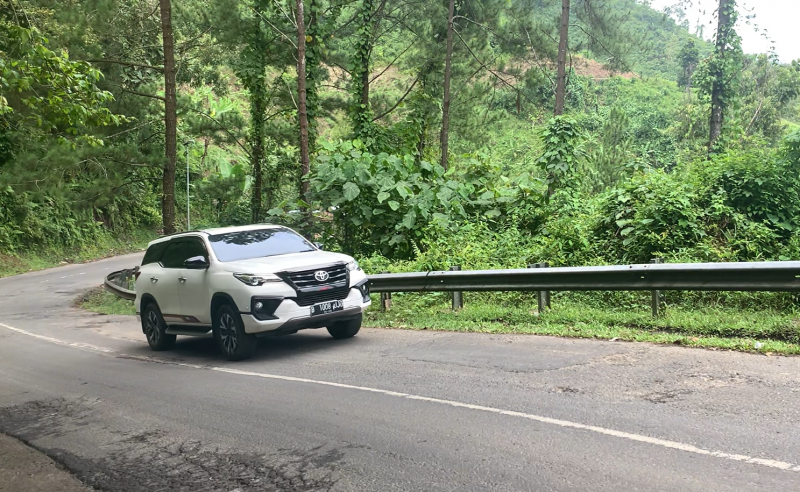 Penampakan Toyota Fortuner Terbaru, Dirombak Total? Penampakan Toyota Fortuner Terbaru, Dirombak Total?
