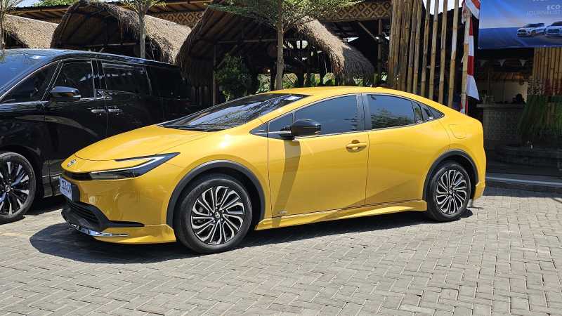 Stok Terbatas, Inden Toyota All New Prius Melebihi Target Stok Terbatas, Inden Toyota All New Prius Melebihi Target