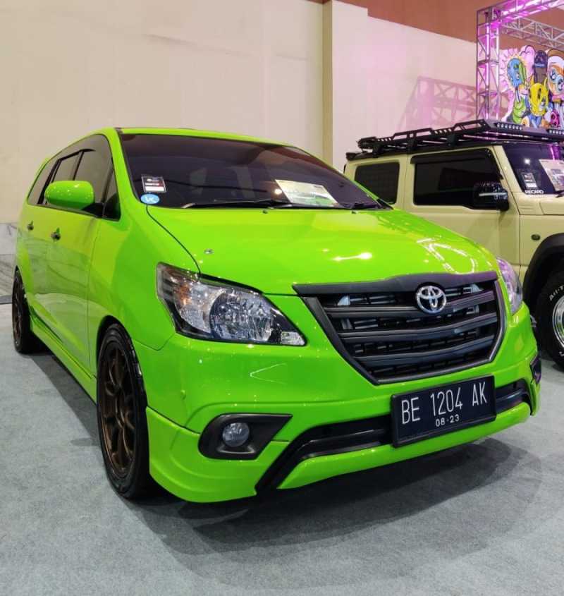 Mengerikan! Modifikasi Toyota Innova Monster Bertenaga 600 Hp!