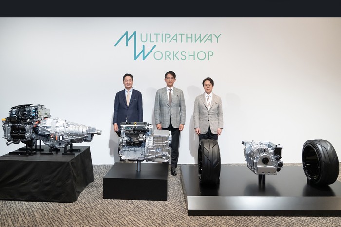 Mesin Bensin Baru Toyota Menantang Dominasi Mobil LIstrik Mesin Bensin Baru Toyota Menantang Dominasi Mobil LIstrik