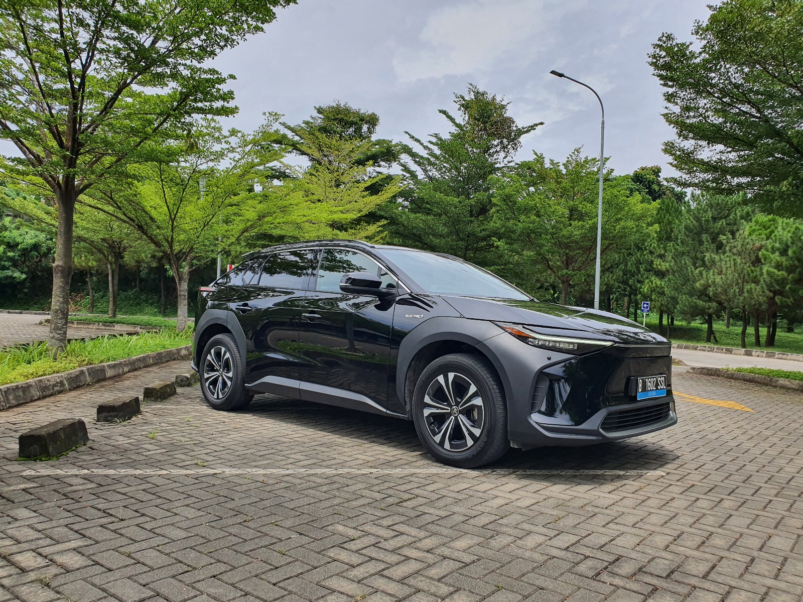 Mobil Listrik bZ4X Bekas KTT G20 Mau Dijual Murah, Toyota?