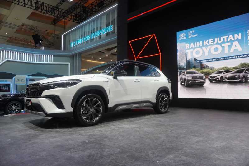 Toyota: Emisi 2 Mobil Hybrid Setara 1 Mobil Bensin Toyota: Emisi 2 Mobil Hybrid Setara 1 Mobil Bensin