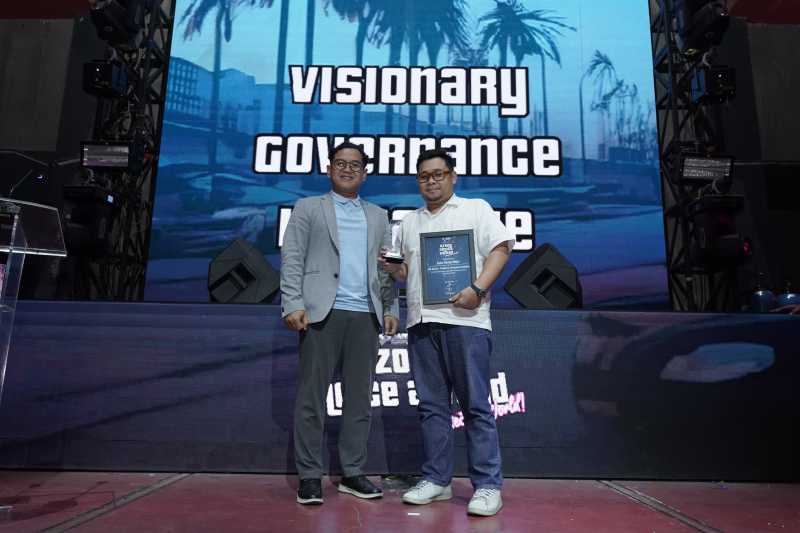 AHM Raih ESG Award - Visionary Governance Initiative di UCA 2024 AHM Raih ESG Award - Visionary Governance Initiative di UCA 2024