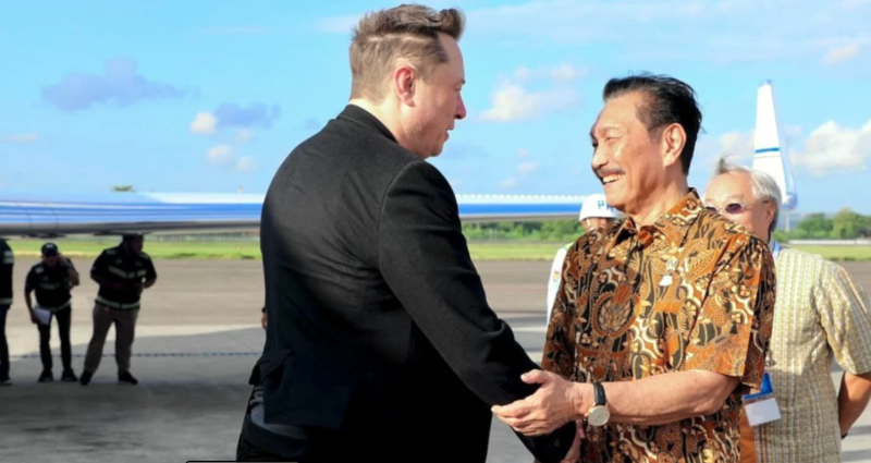 Gak Pakai Tesla, Elon Musk Naik Toyota Alphard di Bali Gak Pakai Tesla, Elon Musk Naik Toyota Alphard di Bali