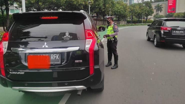 Pelat Pejabat RF Dihapus Oktober 2023, Diganti Jadi ‘Z’ Pelat Pejabat RF Dihapus Oktober 2023, Diganti Jadi ‘Z’
