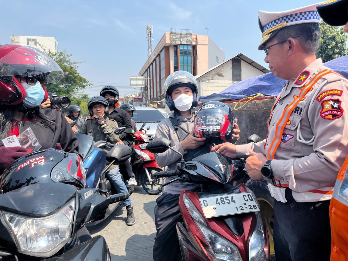 Pelanggaran Lalu Lintas Terbanyak: Gak Pakai Helm dan Langgar Rambu