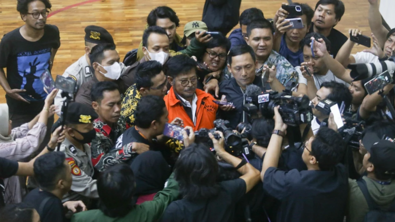 Intip Garasi Eks Mentan Yasin Limpo, Punya Alphard dan Jeep Cherokee Intip Garasi Eks Mentan Yasin Limpo, Punya Alphard dan Jeep Cherokee