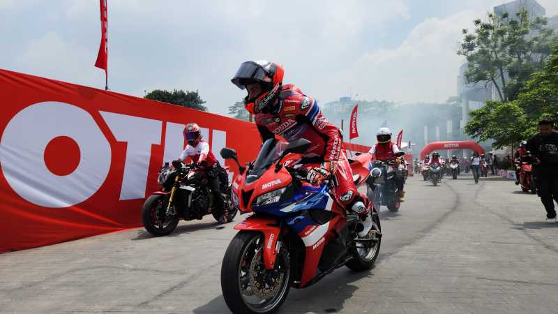 Motul Ajak Penggemar Riding Bareng 4 Pebalap HRC di Jakarta