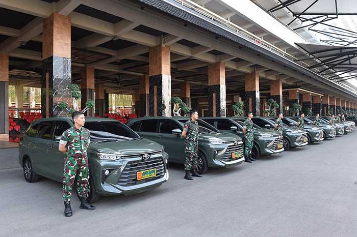 Gaya Arogan Pakai Plat Palsu TNI, Penjara 6 Tahun Menanti Gaya Arogan Pakai Plat Palsu TNI, Penjara 6 Tahun Menanti