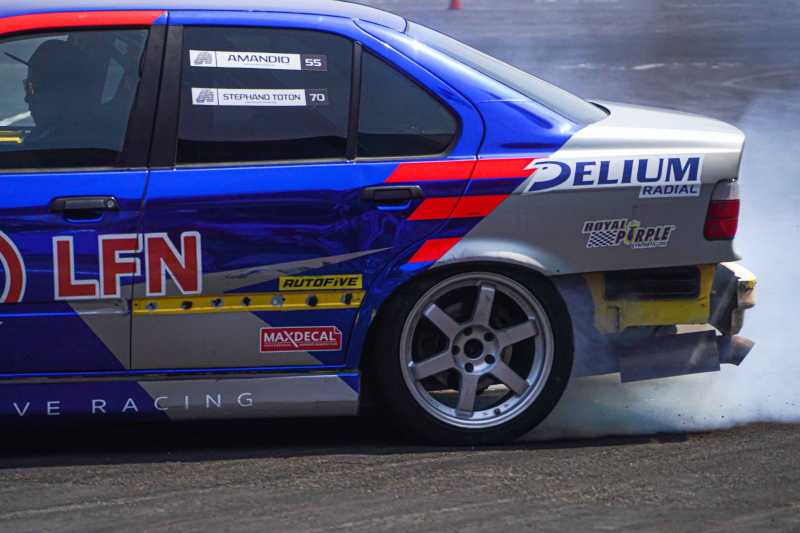 Bikin Ganteng Mobil Pakai Ban Semi Slick Delium Velocita DTX Bikin Ganteng Mobil Pakai Ban Semi Slick Delium Velocita DTX