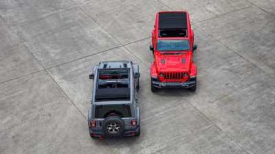 Jeep Wrangler Terbaru di Indonesia, Buka Tutup Atap Terpalnya Kini Otomatis