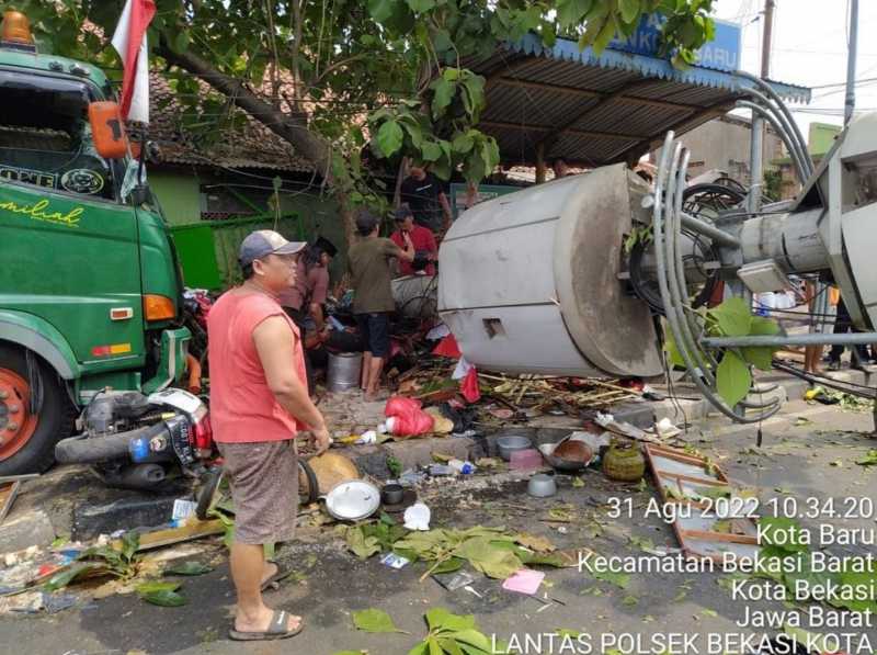 Belajar dari Kecelakaan Maut Bekasi, Monster Jalanan itu Adalah Truk! Belajar dari Kecelakaan Maut Bekasi, Monster Jalanan itu Adalah Truk!