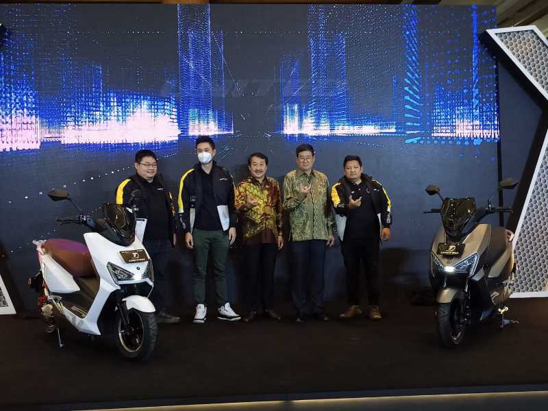 United Luncurkan TX3000 dan TX1800 dengan Motor yang Kuat United Luncurkan TX3000 dan TX1800 dengan Motor yang Kuat