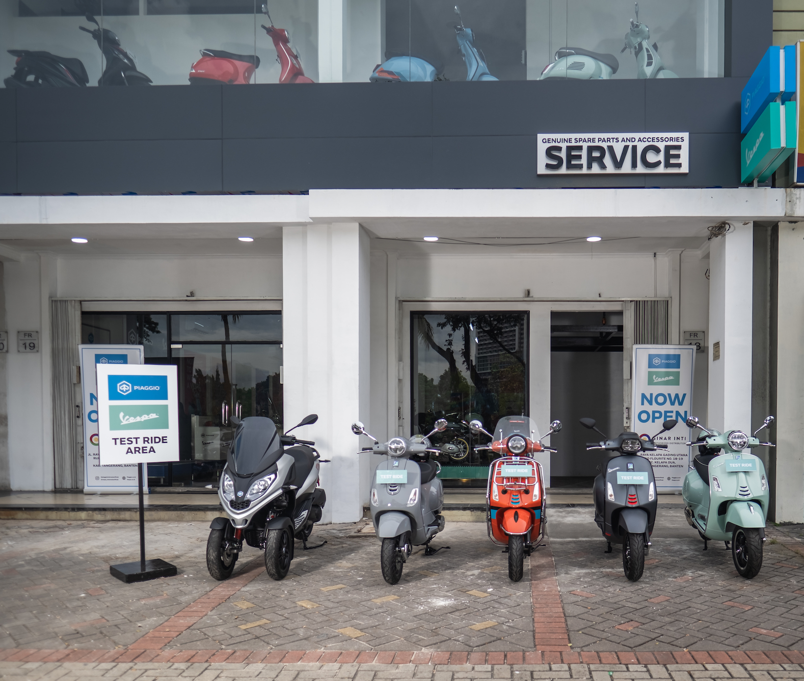 Piaggio Indonesia Hadirkan Dealer Motoplex 2 Brand di Gading Serpong