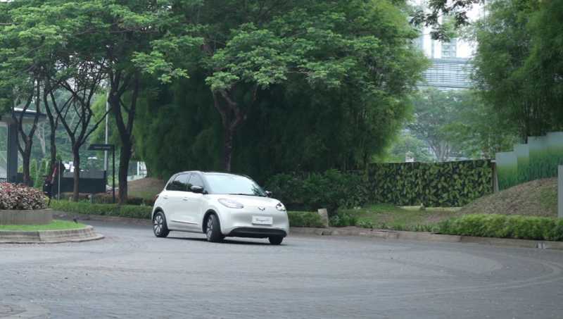 Begini Rasanya Nyetir Wuling BinguoEV, Lumayan untuk Perkotaan Begini Rasanya Nyetir Wuling BinguoEV, Lumayan untuk Perkotaan