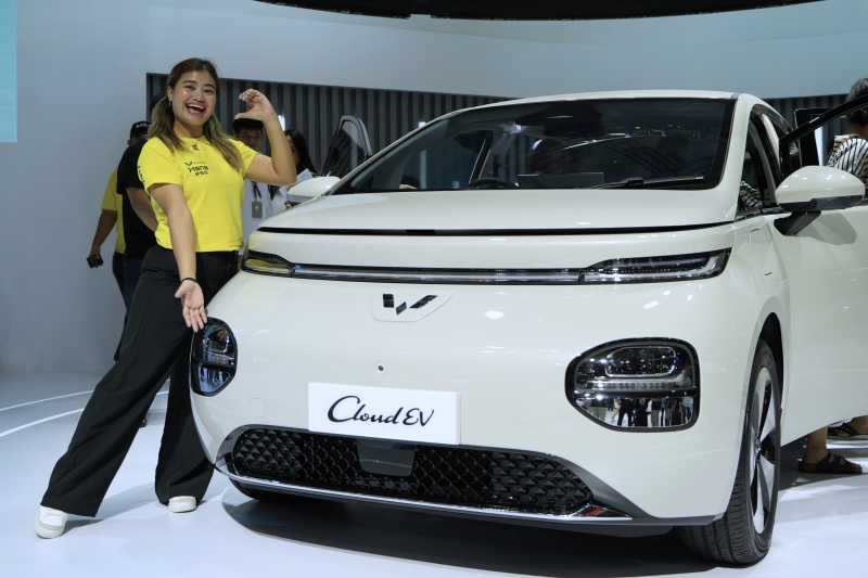 IIMS 2024: Ketika Komunitas Menyerbu Wuling Cloud EV, Apa Kata Mereka? IIMS 2024: Ketika Komunitas Menyerbu Wuling Cloud EV, Apa Kata Mereka?