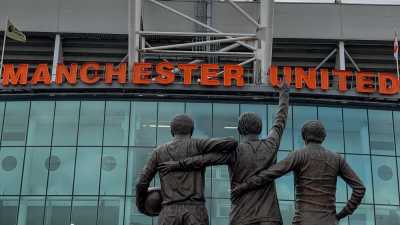 Apple Berminat Beli Manchester United?