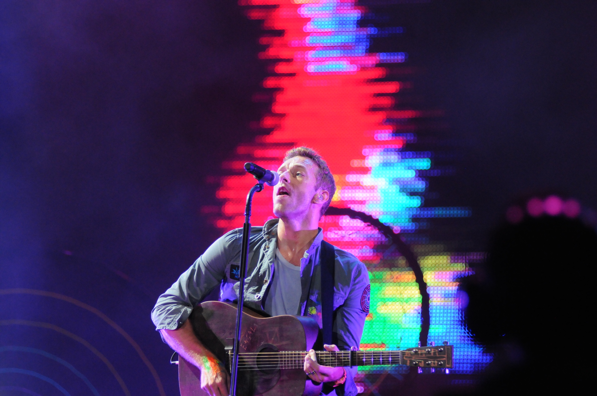 Calo Jual Tiket Konser Coldplay di E-commerce, Emang Boleh?