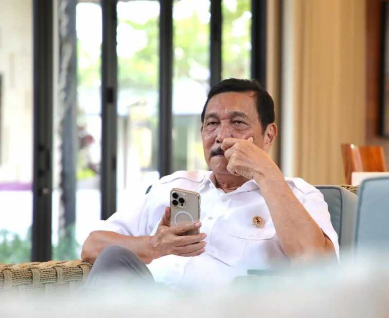 Luhut Ungkap Niatan Apple Investasi AI di IKN, Bali dan Solo Luhut Ungkap Niatan Apple Investasi AI di IKN, Bali dan Solo
