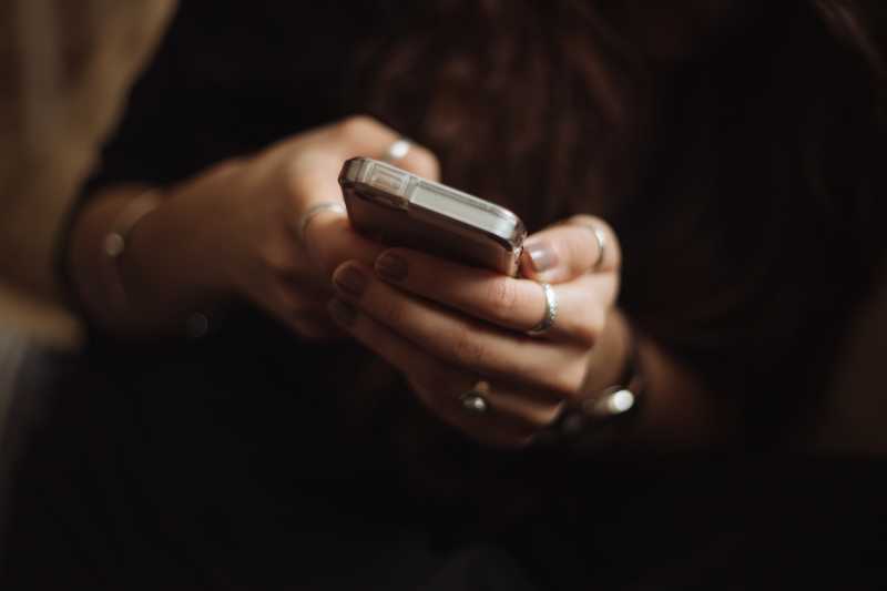 Diduga Promosikan Judi Online, 2 Selebgram Sumbar Ditangkap Polisi Diduga Promosikan Judi Online, 2 Selebgram Sumbar Ditangkap Polisi