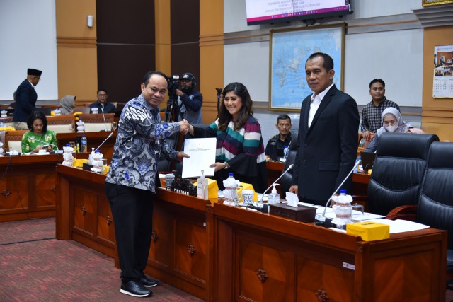 Revisi UU ITE Resmi Disahkan, Apa Kabar Pasal Karet? Revisi UU ITE Resmi Disahkan, Apa Kabar Pasal Karet?